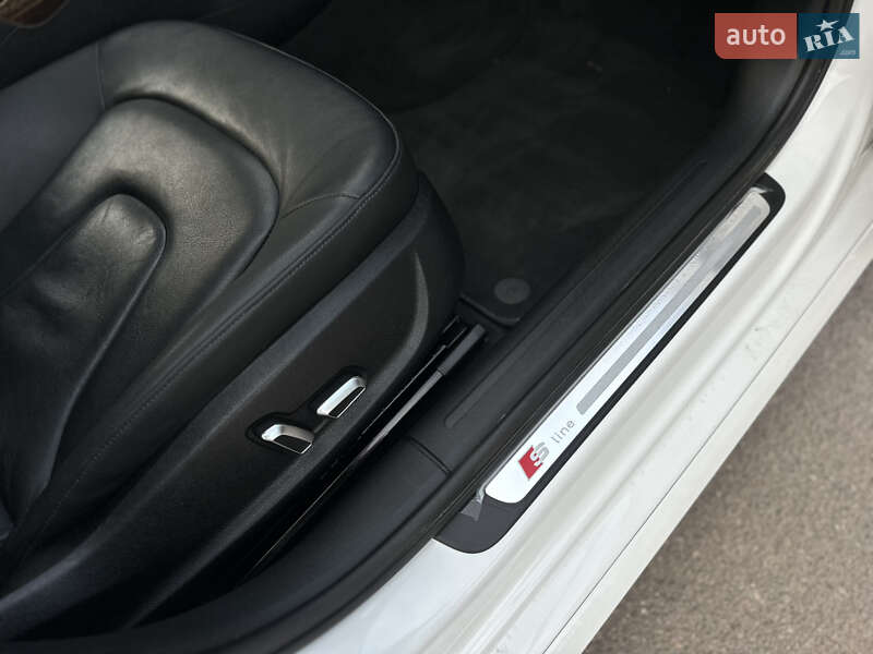 Седан Audi A4 2014 в Одесі