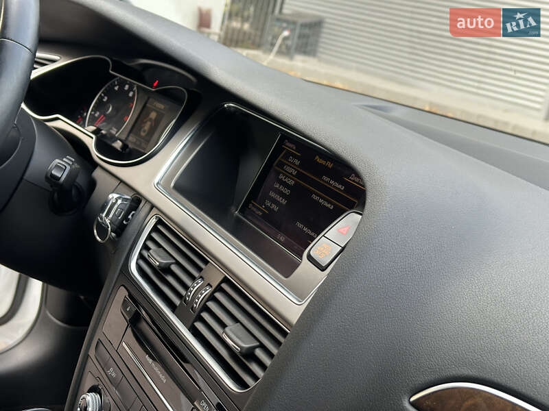 Седан Audi A4 2014 в Одесі