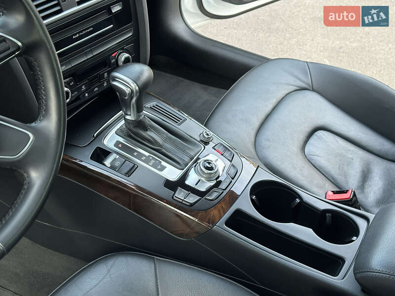 Седан Audi A4 2014 в Одесі