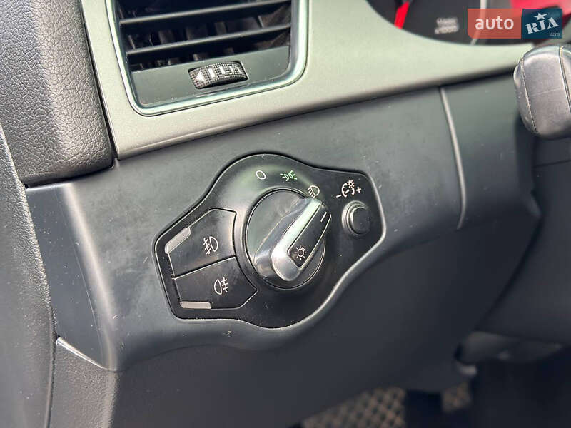 Седан Audi A4 2011 в Дніпрі