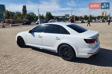 Седан Audi A4 2018 в 