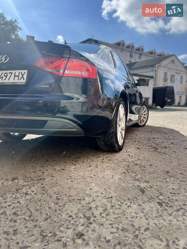 Седан Audi A4 2011 в Луцке