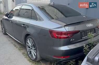 Седан Audi A4 2018 в 