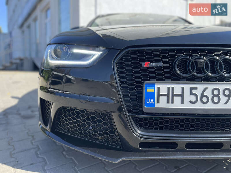 Седан Audi A4 2013 в Одесі