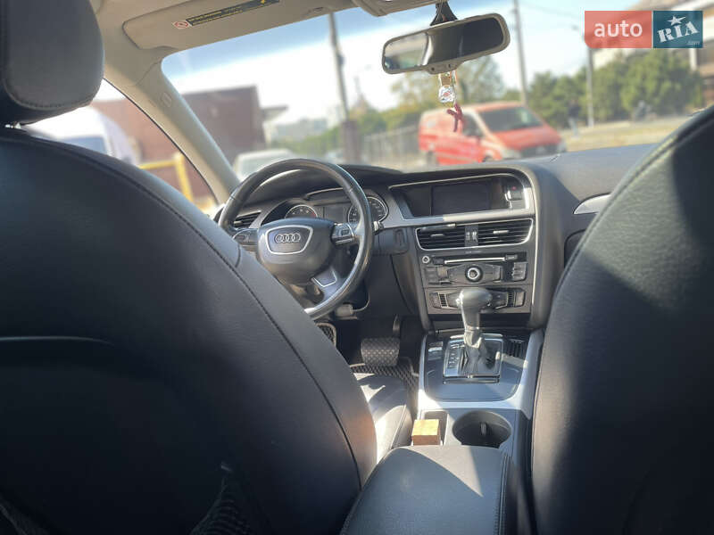 Седан Audi A4 2013 в Одесі