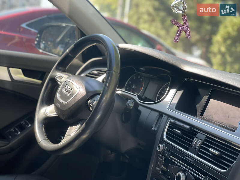 Седан Audi A4 2013 в Одесі