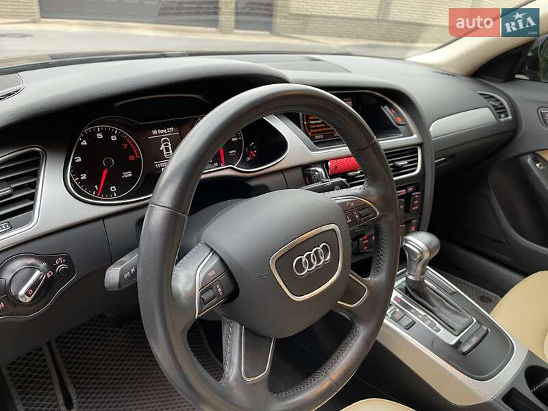 Седан Audi A4 2013 в Лубнах