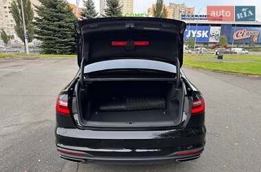 Седан Audi A4 2022 в 