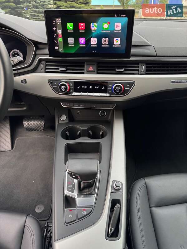 Седан Audi A4 2022 в Киеве
