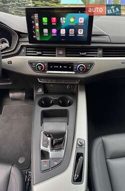 Седан Audi A4 2022 в 