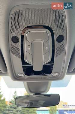 Седан Audi A4 2022 в 