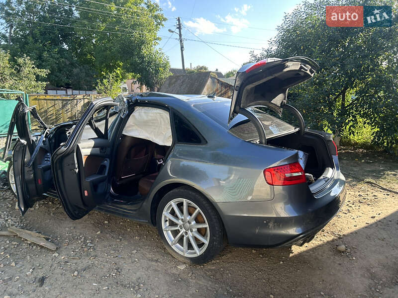Седан Audi A4 2015 в Ивано-Франковске