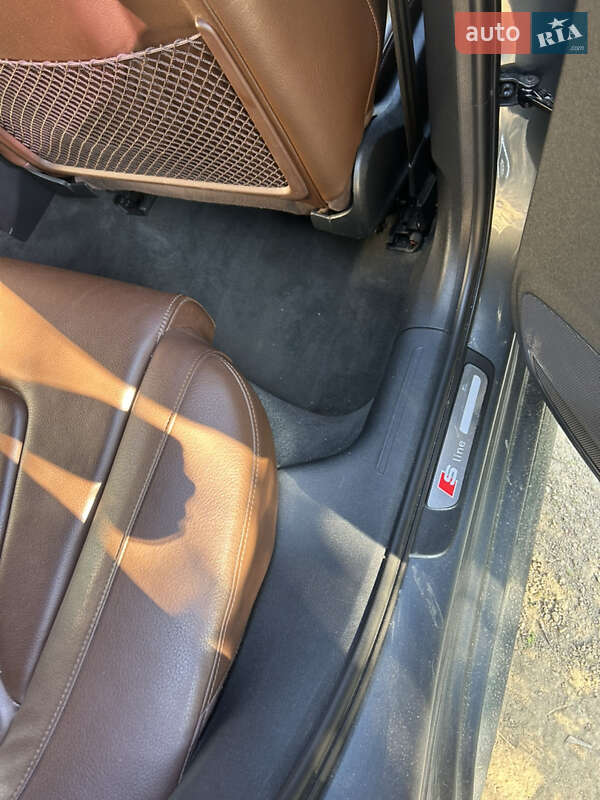 Седан Audi A4 2015 в Ивано-Франковске