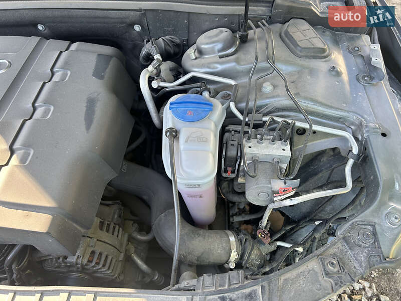 Седан Audi A4 2015 в Ивано-Франковске