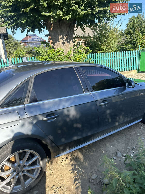 Седан Audi A4 2015 в Ивано-Франковске