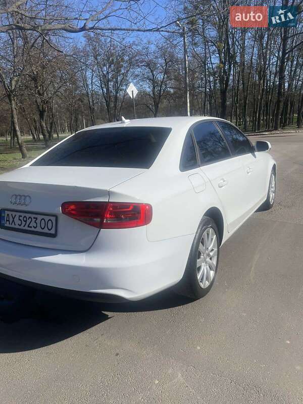 Седан Audi A4 2014 в Харькове