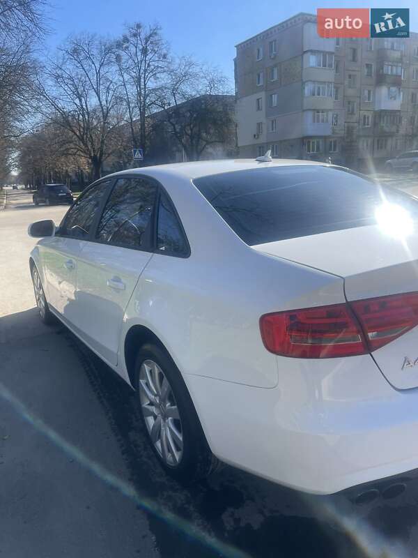 Седан Audi A4 2014 в Харькове