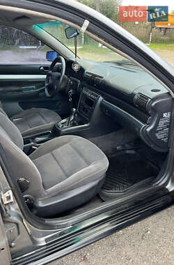 Седан Audi A4 1995 в 