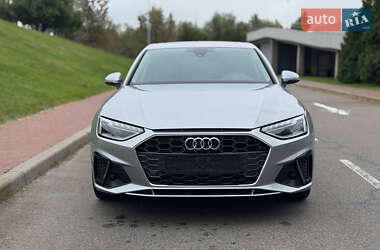Седан Audi A4 2021 в 