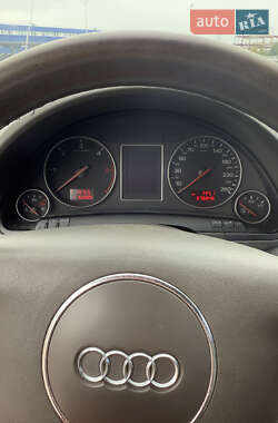 Седан Audi A4 2004 в 