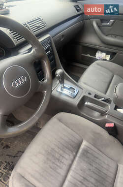 Седан Audi A4 2004 в 