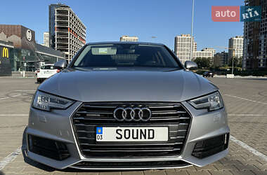 Седан Audi A4 2018 в 