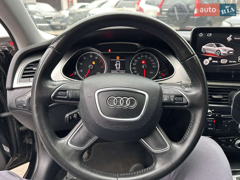 Седан Audi A4 2013 в Шацке
