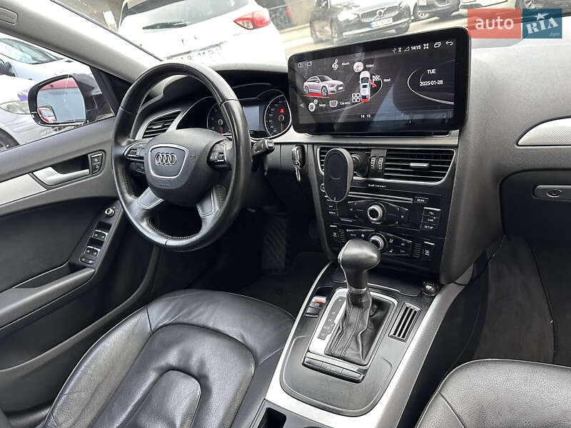Седан Audi A4 2013 в Шацке