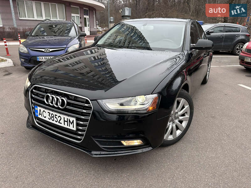 Седан Audi A4 2013 в Шацке