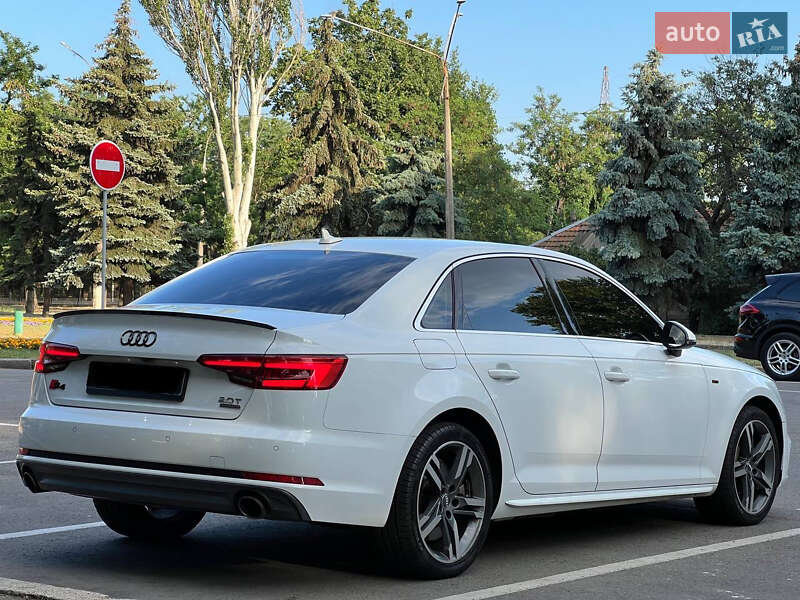 Седан Audi A4 2017 в Києві