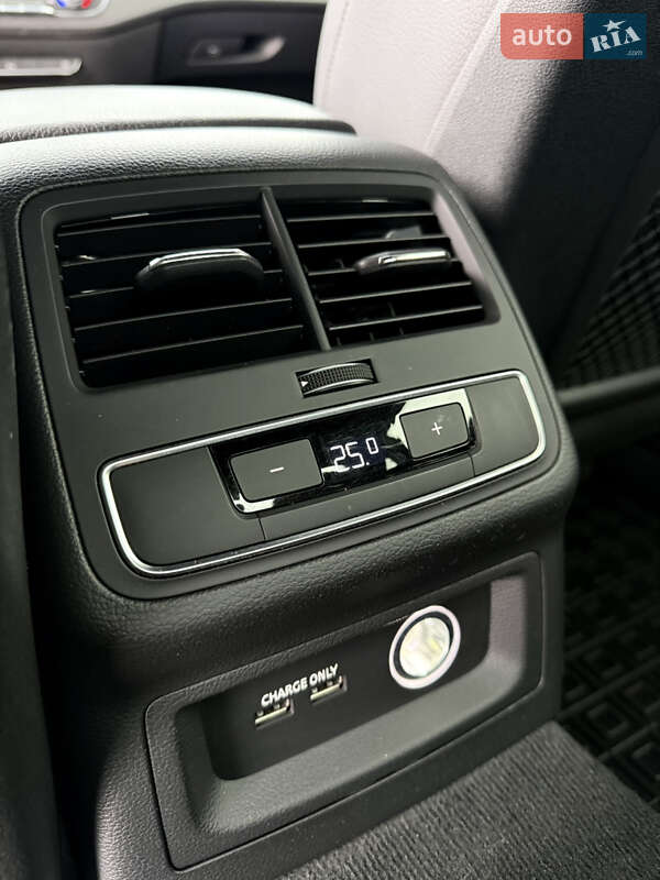 Седан Audi A4 2019 в Вінниці