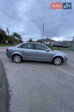 Седан Audi A4 2004 в 