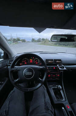Седан Audi A4 2004 в 
