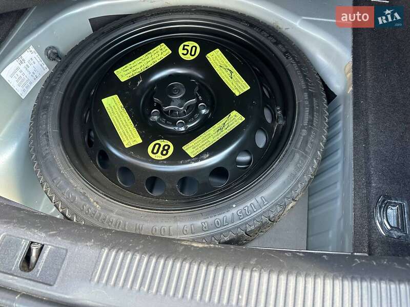 Седан Audi A4 2010 в Ровно