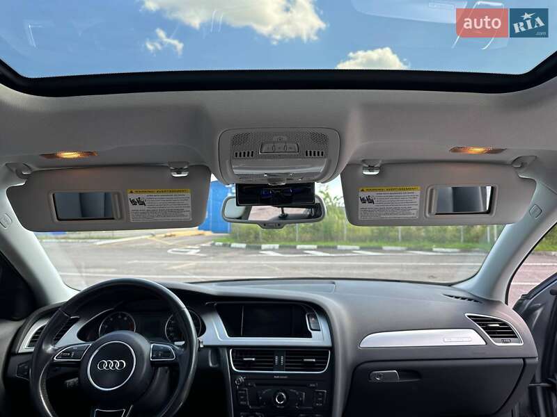 Седан Audi A4 2010 в Ровно