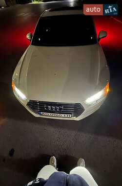 Седан Audi A4 2016 в 