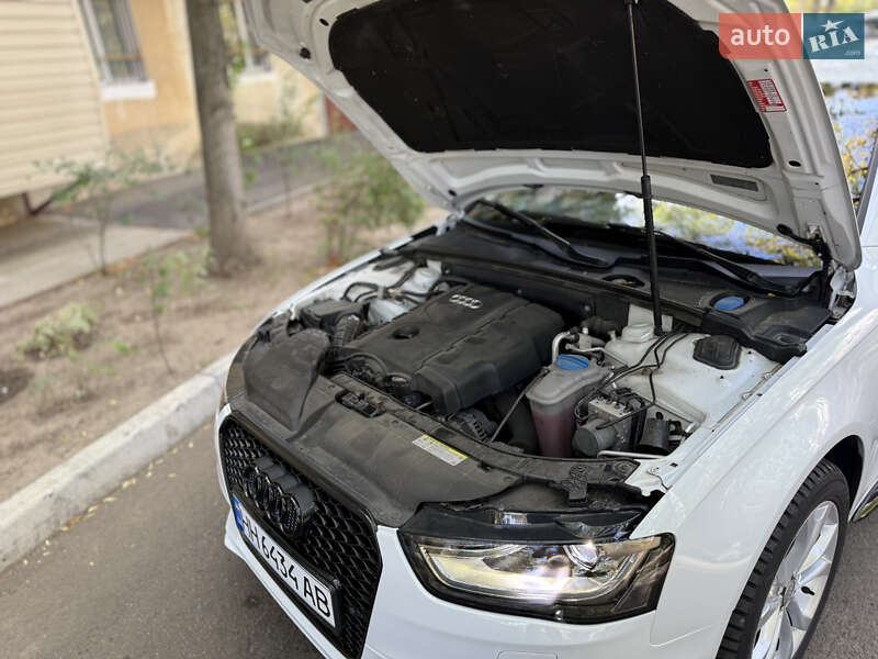 Седан Audi A4 2012 в Измаиле