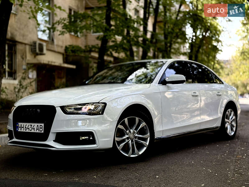 Седан Audi A4 2012 в Измаиле