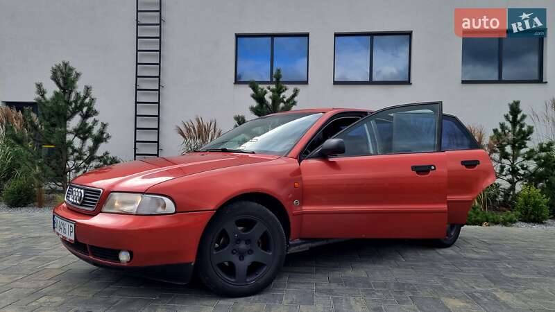 Седан Audi A4 1996 в Луцке