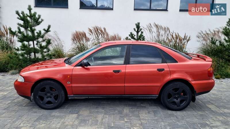 Седан Audi A4 1996 в Луцке
