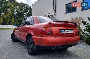 Седан Audi A4 1996 в 