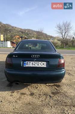 Седан Audi A4 1995 в Косове
