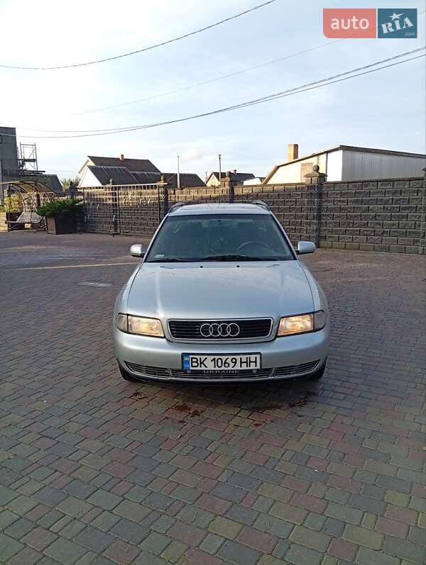 Универсал Audi A4 1997 в 