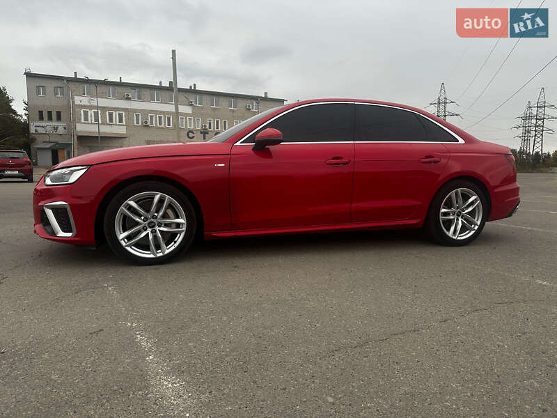Седан Audi A4 2023 в Яворове
