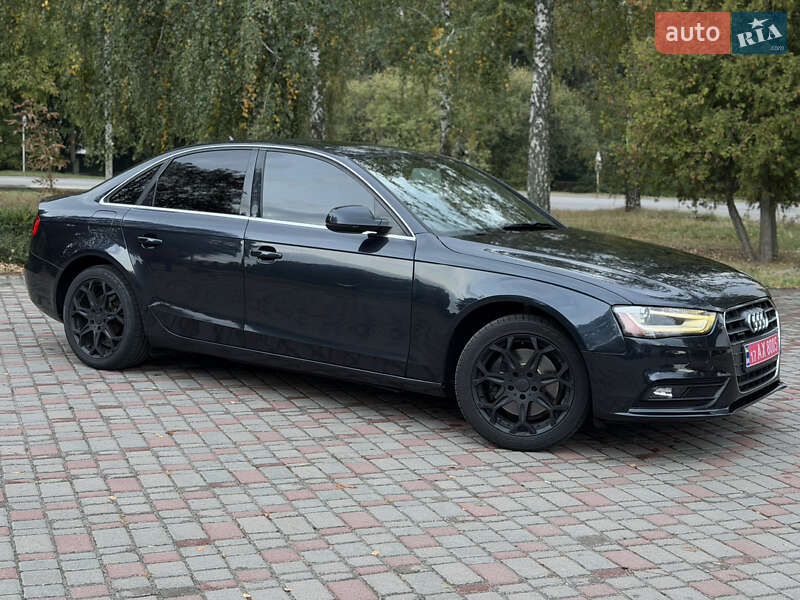 Седан Audi A4 2013 в Лубнах