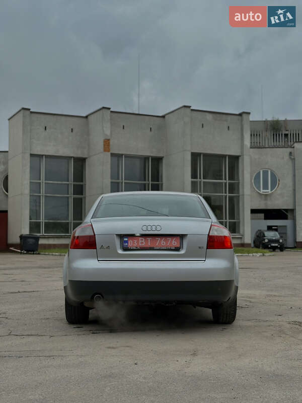 Седан Audi A4 2003 в Заре