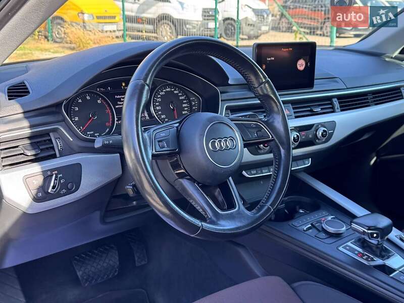 Седан Audi A4 2016 в Запорожье