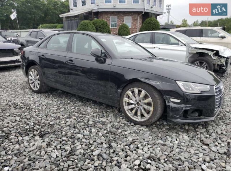 Седан Audi A4 2017 в Львові