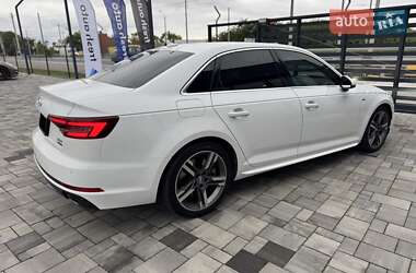 Седан Audi A4 2018 в 