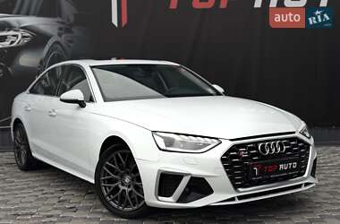 Седан Audi A4 2021 в 